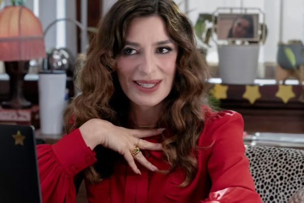 ‘The Paper’ Sets Sabrina Impacciatore for Lead Actress Run for Fall TV Awards Season and Emmys (EXCLUSIVE)