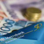 Unforgeable quantum money can be stored in an ultracold ‘debit card’