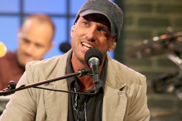Singer Daniel Powter ‘Memba Him?
