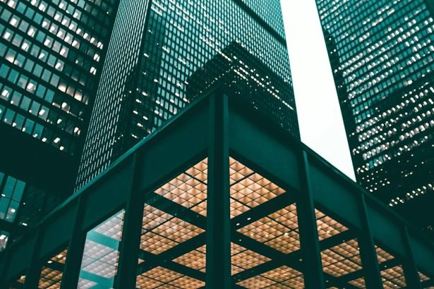 xStocks vs. Ondo: Tokenized Asset Listings by Exchange