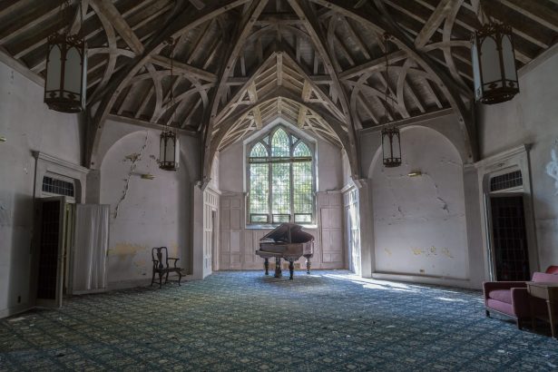Bryan Sansivero Documents Otherworldly, Forgotten Houses in ‘America the Abandoned’
