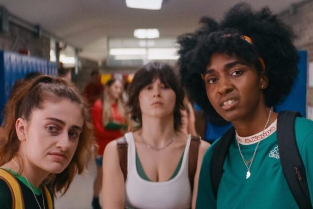 14 Best Fall Movies To Watch With Friends On A Cozy Movie Night