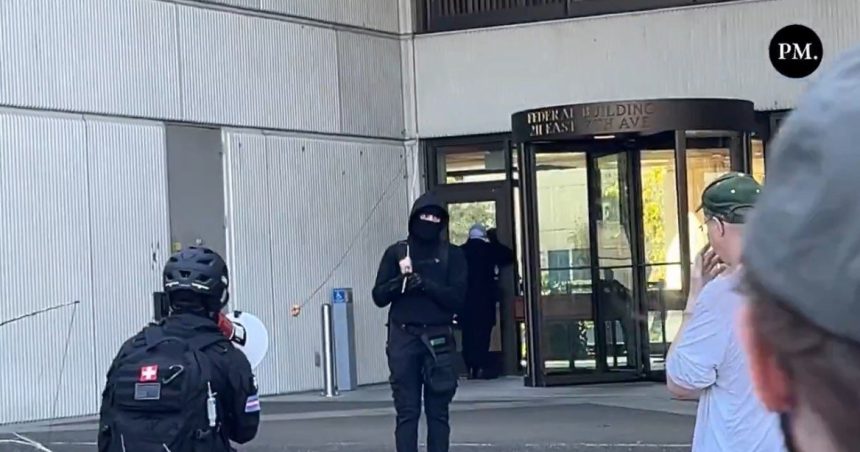 Masked Antifa Terrorists Surround Federal Building in Eugene, Oregon, to Protest ICE, Block Employees From Exiting – FEDS MAKE SEVERAL ARRESTS (VIDEO) | The Gateway Pundit | by Cristina Laila