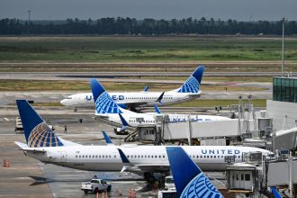 United Airlines briefly grounds all flights in US, Canada for second time in 2 months