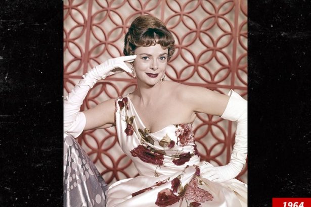 'Lost in Space' Star June Lockhart Dead at 100