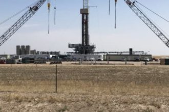 EIA Raises U.S. Oil Output Forecast, Warns Oversupply Could Crush Prices