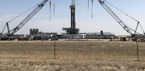 EIA Raises U.S. Oil Output Forecast, Warns Oversupply Could Crush Prices