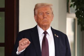 Trump eyes issuing ,000-,000 ‘dividend’ checks for Americans — with the cash coming from T in tariff revenue