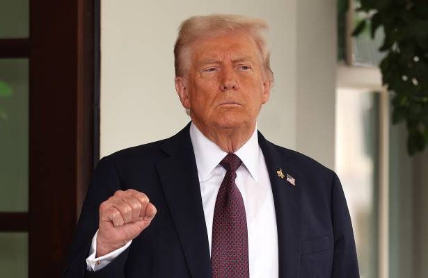 Trump eyes issuing ,000-,000 ‘dividend’ checks for Americans — with the cash coming from T in tariff revenue