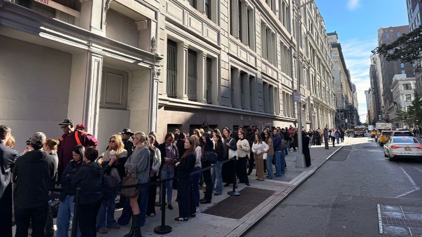 Are Sample Sales Good for Brands? Are Sample Sales Good for Brands?