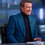 Wayne Gretzky Re-Ups for NHL Coverage at Warner Bros. Discovery