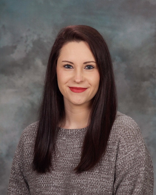 High school teacher and cheer coach who’s a mom of 2 allegedly had sex with student