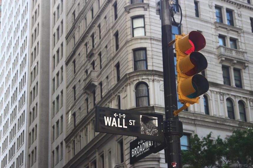 Jim Cramer on Robinhood: “It’s Been a Remarkable Performer”