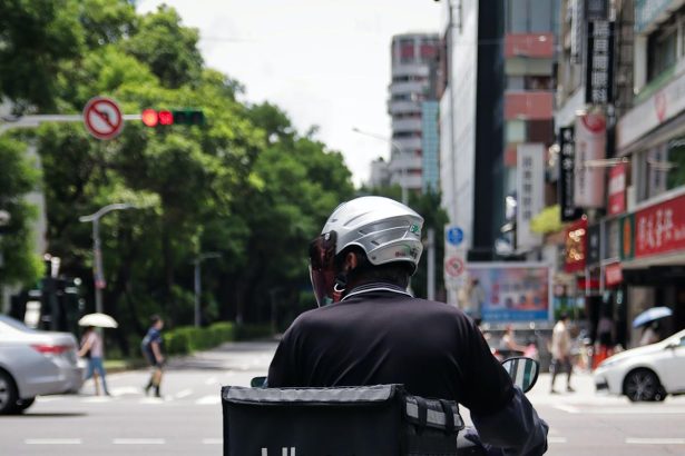 Mizuho Securities Raises PT on Uber from .45 to 0, Keeps Its Outperform Rating