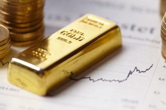 Dollar Falls and Gold Rallies to a Record High on Fed Easing Prospects