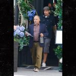 'Cosby Show' Alum Geoffrey Owens Photographed Working as Host at NYC Bar