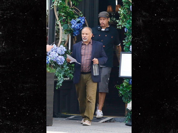 'Cosby Show' Alum Geoffrey Owens Photographed Working as Host at NYC Bar