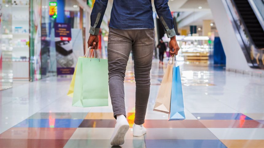 Technology retailer closing over 1,000 stores, no bankruptcy