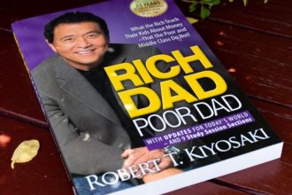 Robert Kiyosaki Slams Warren Buffett’s Gold and Silver U-Turn, Predicts Market Crash