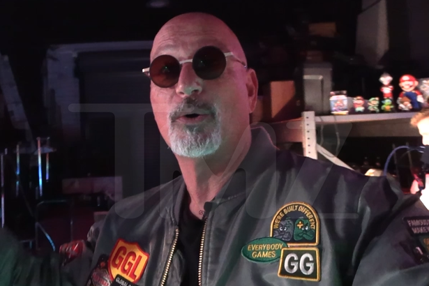 Howie Gushes About His New Gaming League Team