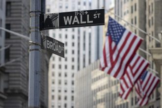 Stocks Settle Mixed as Tech Rally Loses Steam