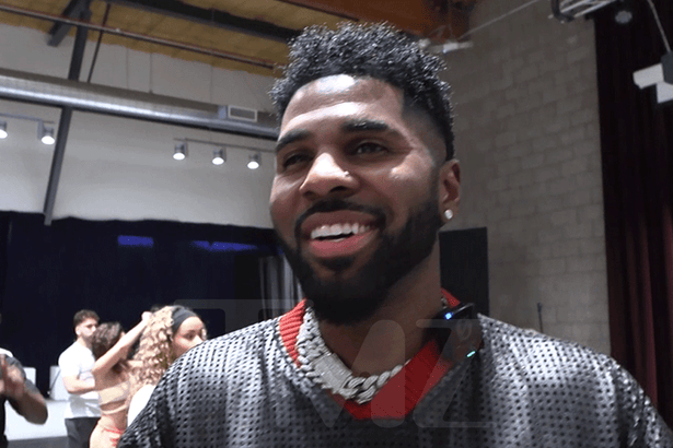 Jason Derulo Says He's Embracing Streaming, Performs Flash Mob on Street