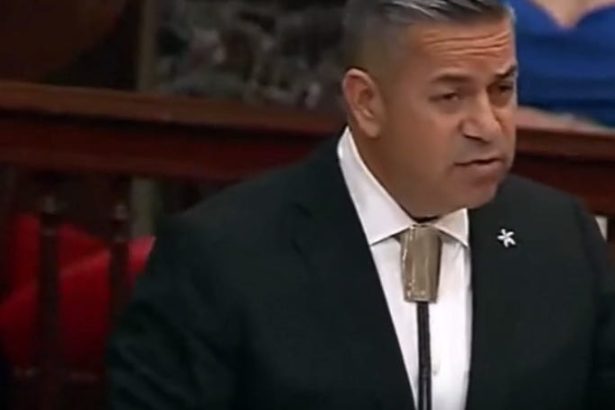 Democratic Senator Destroys John Thune Like He’s The White House East Wing On The Senate Floor