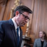 Effects of shutdown leave lawmakers grasping for ways to end it Effects of shutdown leave lawmakers grasping for ways to end it