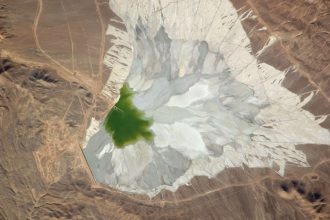 These Microbes Are Eating Mining Waste—And Pulling Out Valuable Metals