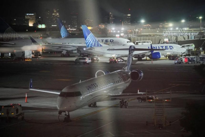 FAA halts flights at embattled Newark Airport over shutdown ‘staffing issues’ FAA halts flights at embattled Newark Airport over shutdown ‘staffing issues’