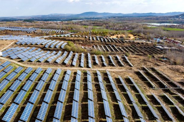 New report examines fossil fuel ties of dozens of Trump administration hires