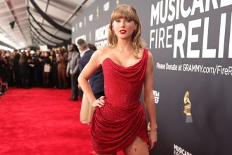 Taylor Swift Perfects Showgirl Style in “The Fate of Ophelia” Video