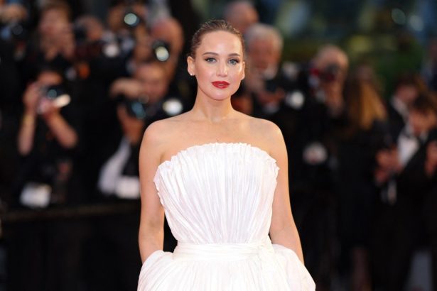 Jennifer Lawrence Shares Controversial The Summer I Turned Pretty Take