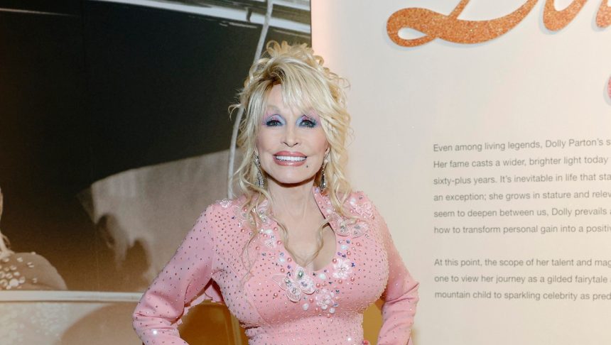 Dolly Parton’s Sister Clarifies Comments Asking Fans to ‘Pray’ for Singer
