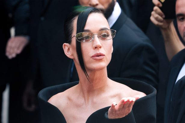 Katy Perrys Beauty Evolution, From California Girl to Outer-space Alien