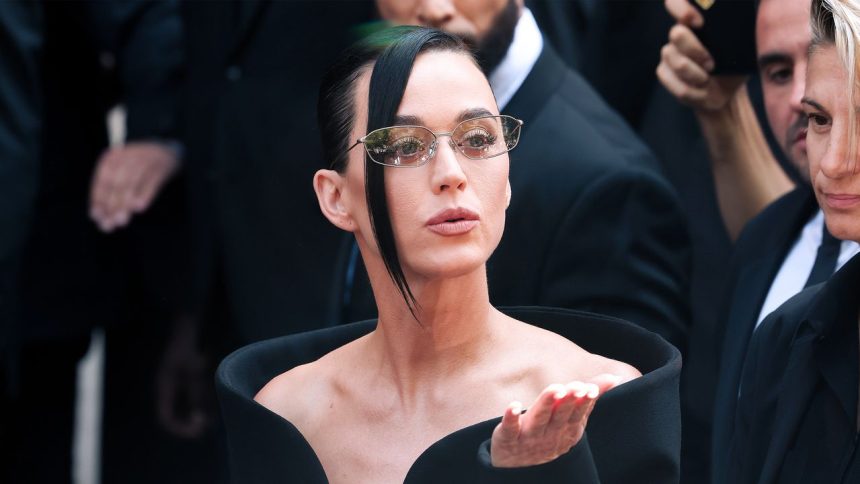 Katy Perrys Beauty Evolution, From California Girl to Outer-space Alien Katy Perrys Beauty Evolution, From California Girl to Outer-space Alien