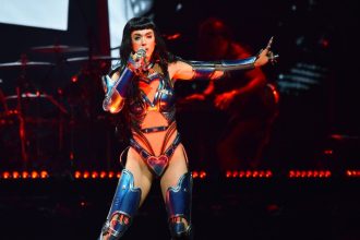 Katy Perry Reacts to Fan Proposal After Yacht PDA With Justin Trudeau