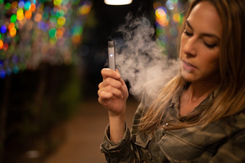 Hidden toxins in e-cigarette fluids may harm lung cells Hidden toxins in e-cigarette fluids may harm lung cells