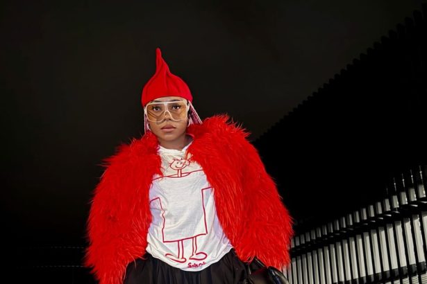 How To Sport Graphic Tees Like A Fashion Pro All Year Long