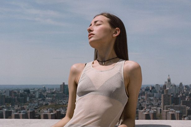 Castor Oil Stomach Wraps Helped My Bloating More Than Any Supplement