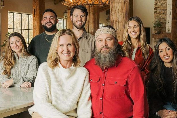 Mary Kate Robertson’s Twins Pregnancy Announcement Surprises Fans