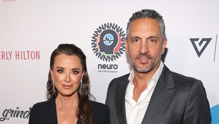 RHOP’s Ashley Darby Teases ‘Smooth Cat’ Mauricio Umansky’s Cameo