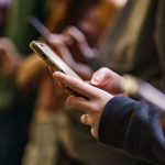 Ofsted should fail schools on phone use, says Trott