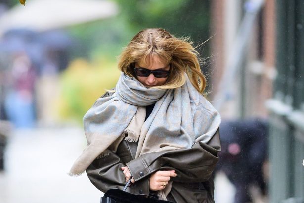 Jennifer Lawrence Takes Fashion Cues From the Olsens and Lily van der Woodsen