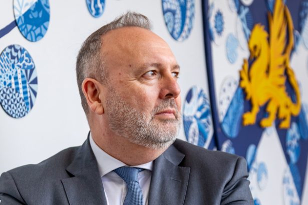 ASCL drops Ofsted inspector threat – but mulls legal action