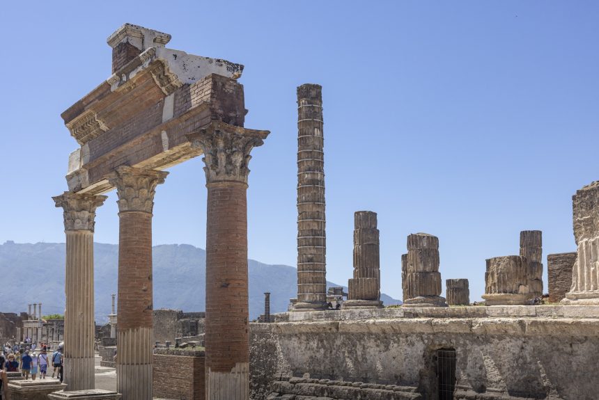 Pompeii’s Elite Once Lived in Luxury Towers, Research Says Pompeii’s Elite Once Lived in Luxury Towers, Research Says