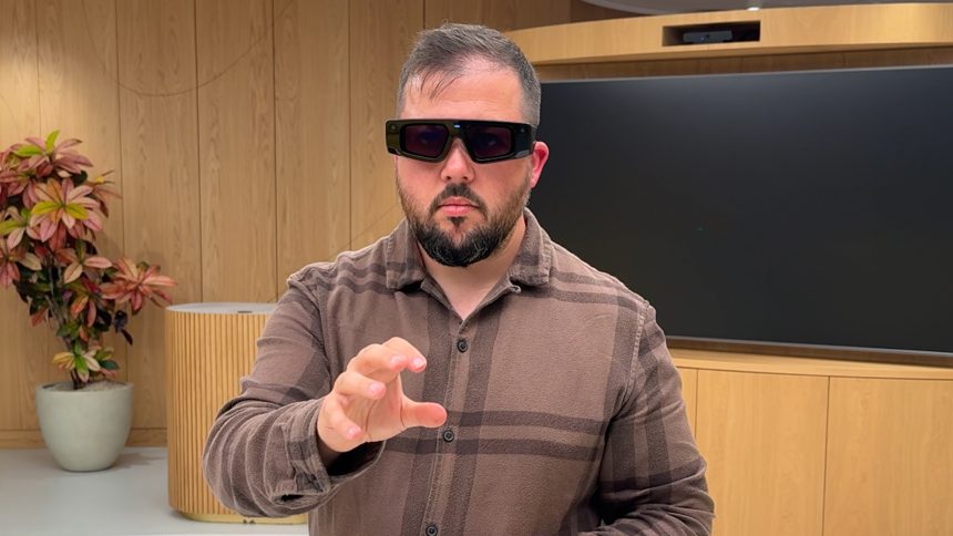 3 things I love about Snap’s new AR glasses software, and 1 thing it needs to work on