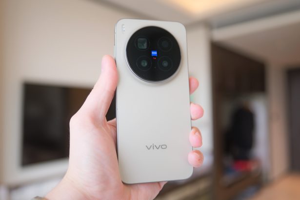 I tried the Vivo X300 Pro. It may be 2025’s best camera phone
