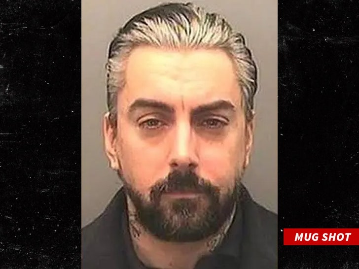 Lostprophets Singer Ian Watkins Killed In Prison Attack