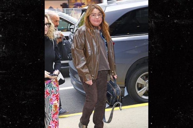 Rachael Ray Seen Outside ‘Drew Barrymore’ Studio After Health Rumors